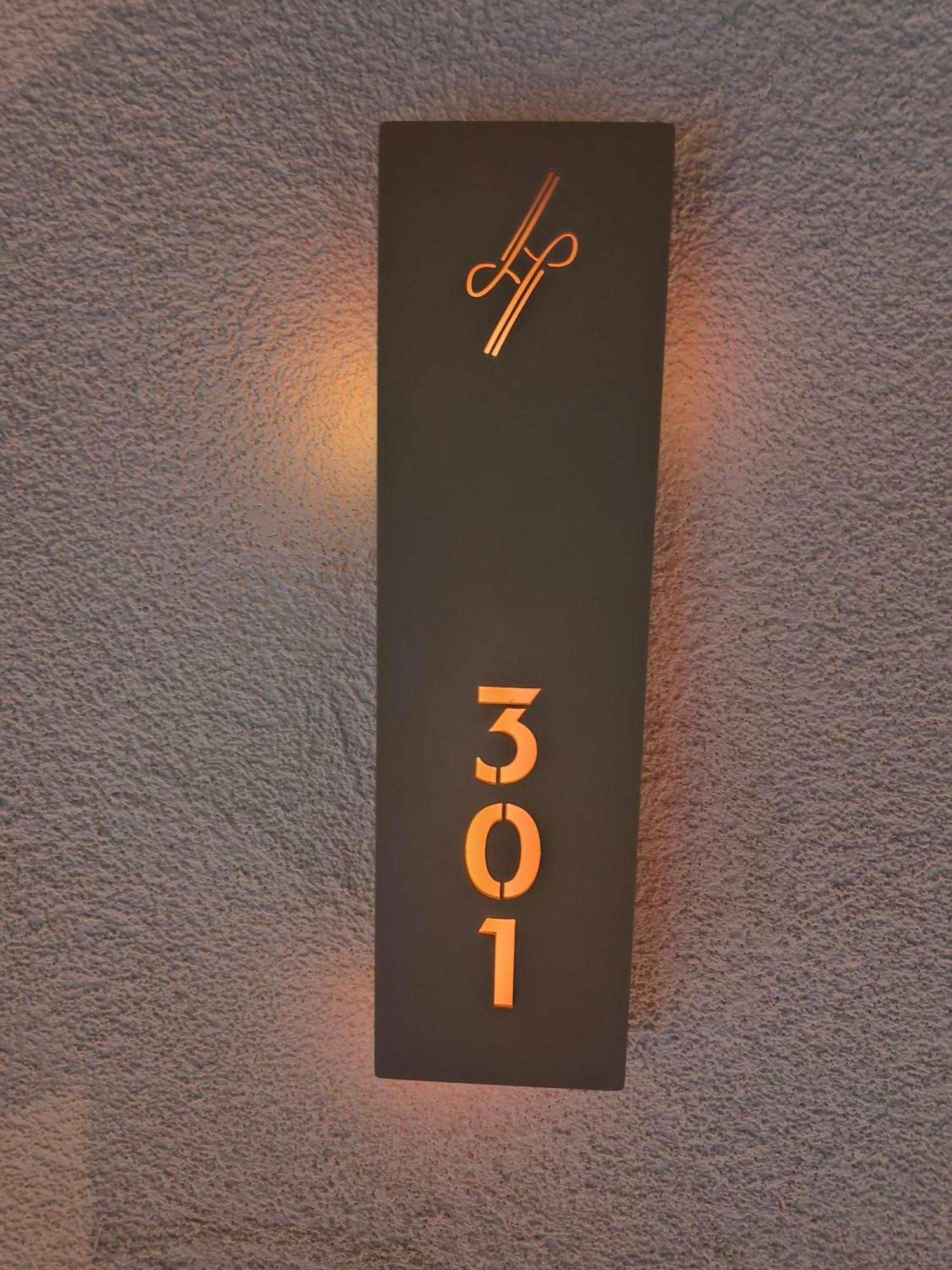 Heyday Luxury Suites Перисса Экстерьер фото