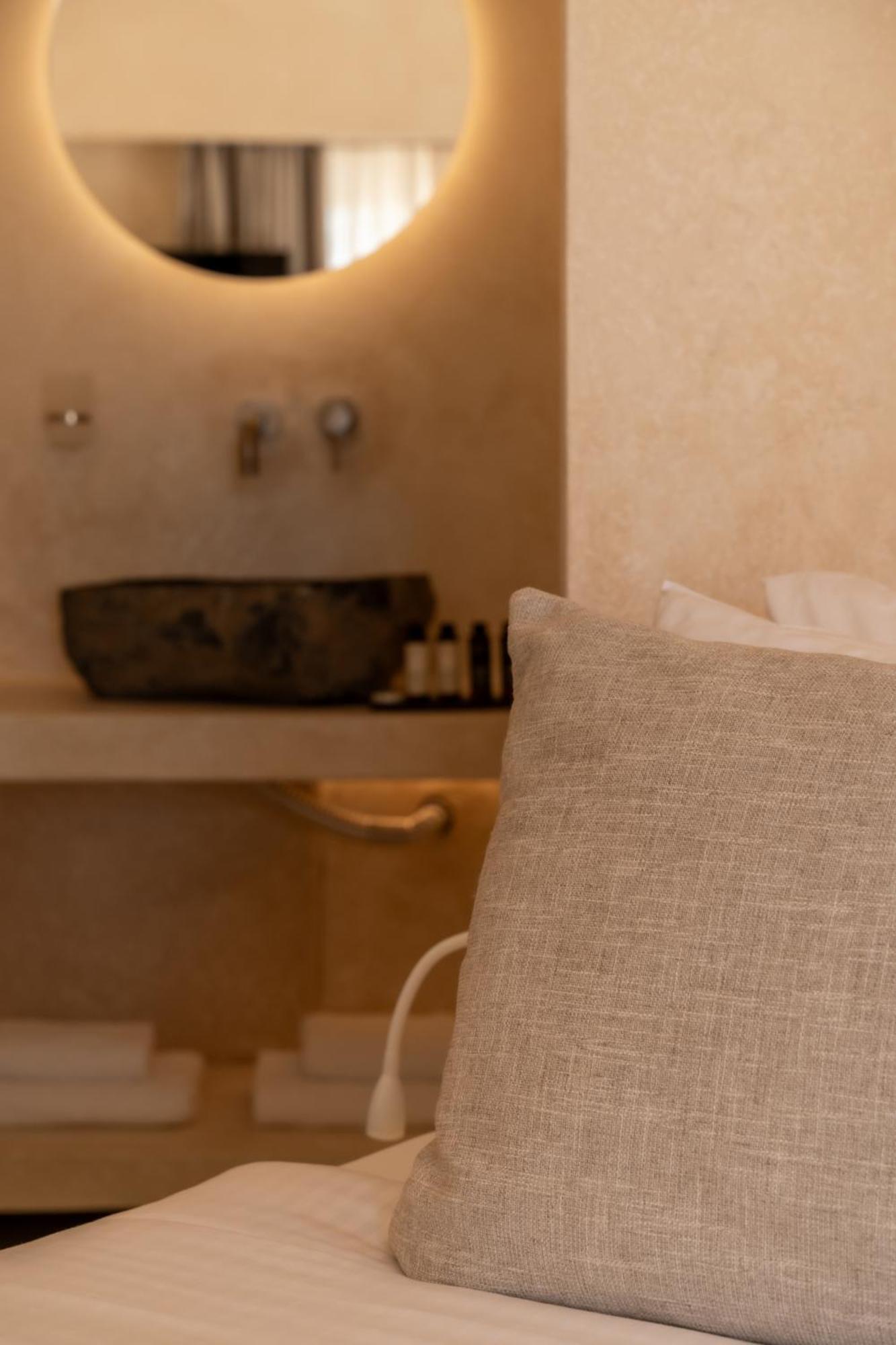 Heyday Luxury Suites Перисса Экстерьер фото